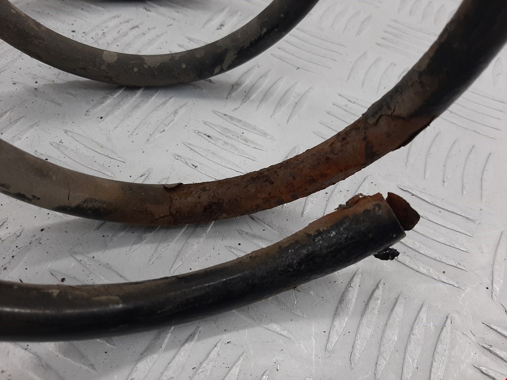 Пружина передняя левая/правая KIA Sorento 2002-2009