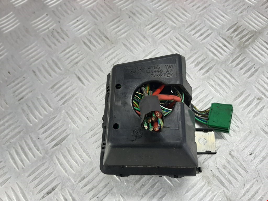 Датчик уровня в бачок омывателя FORD Mondeo III 2000-2007