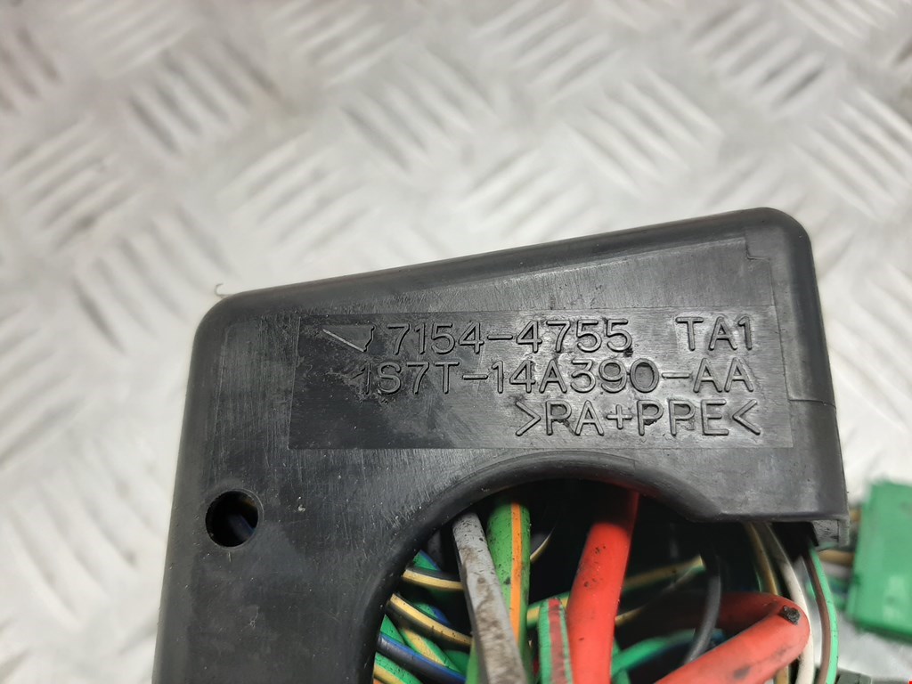 Датчик уровня в бачок омывателя FORD Mondeo III 2000-2007