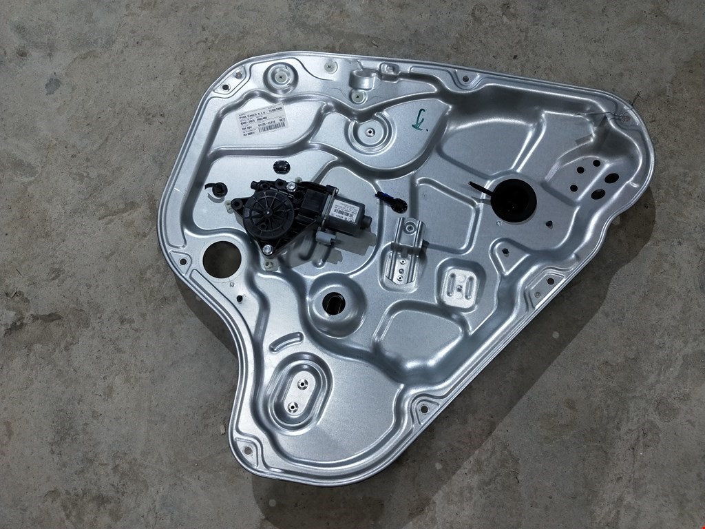 Стеклоподъемник электрический двери задней правой Hyundai i30 1 (2007-2012)
