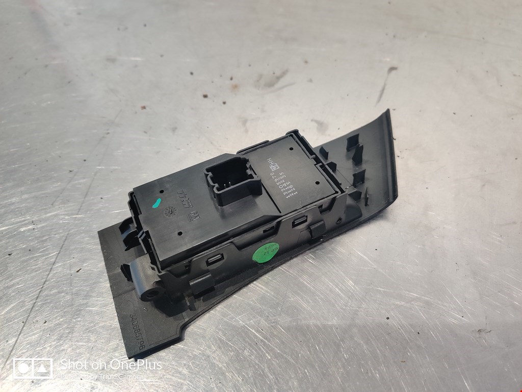 Блок управления стеклоподъемниками OPEL Astra J 2009-2017