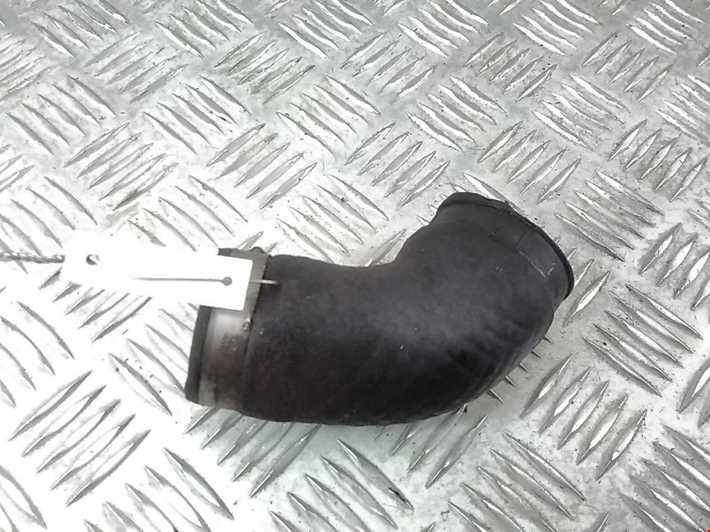 Патрубок интеркулера TOYOTA Yaris 1999-2005