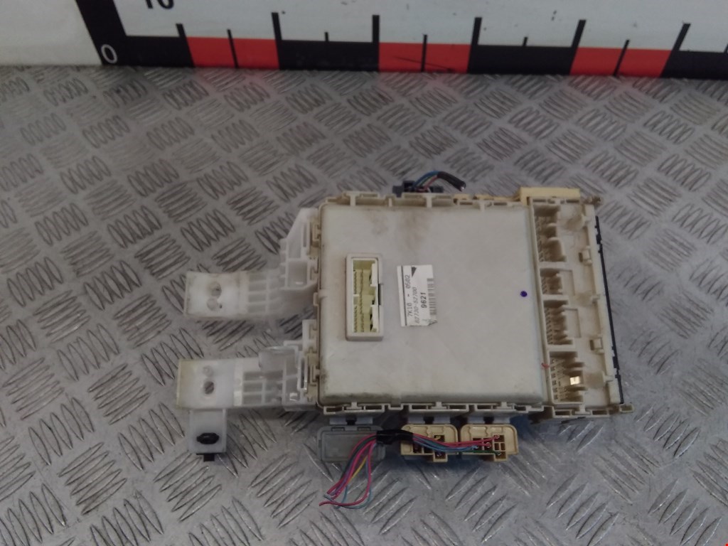 Датчик уровня в бачок омывателя TOYOTA Yaris II XP50 2005-2011