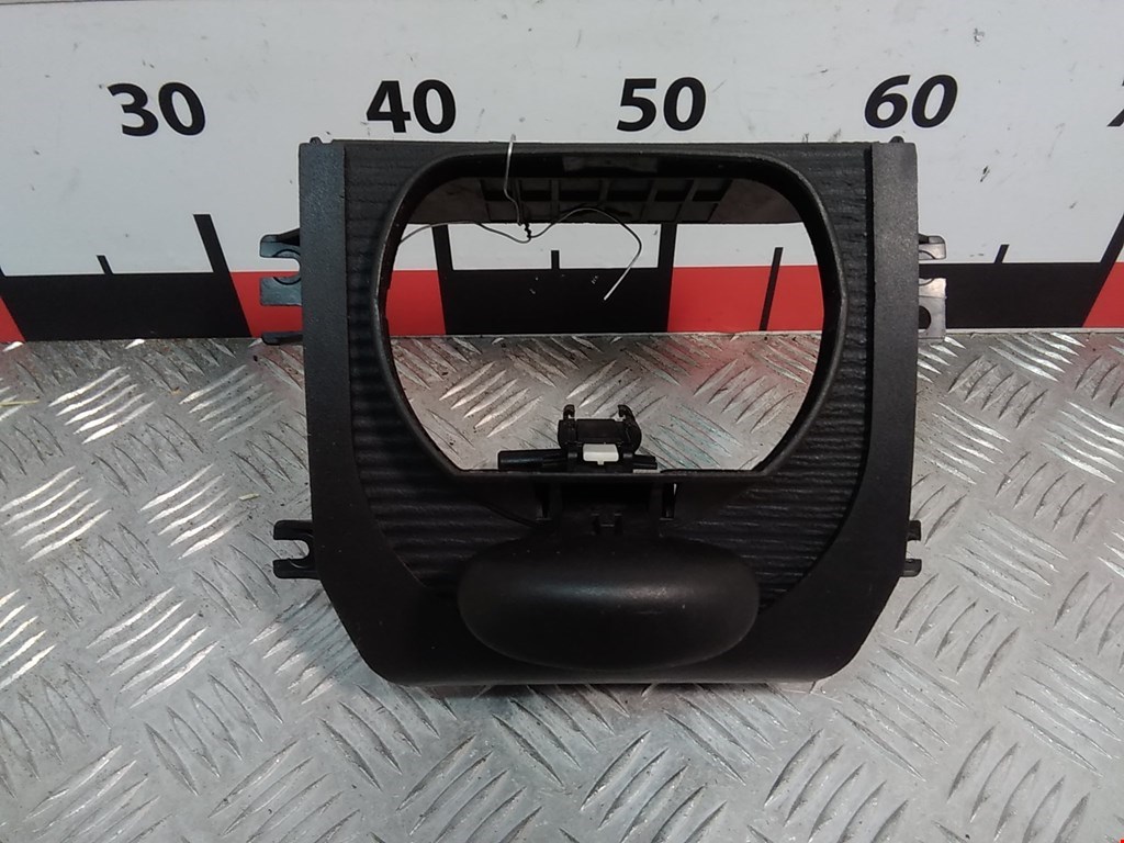 Кожух рулевой колонки CHRYSLER 300 C 2004-2010