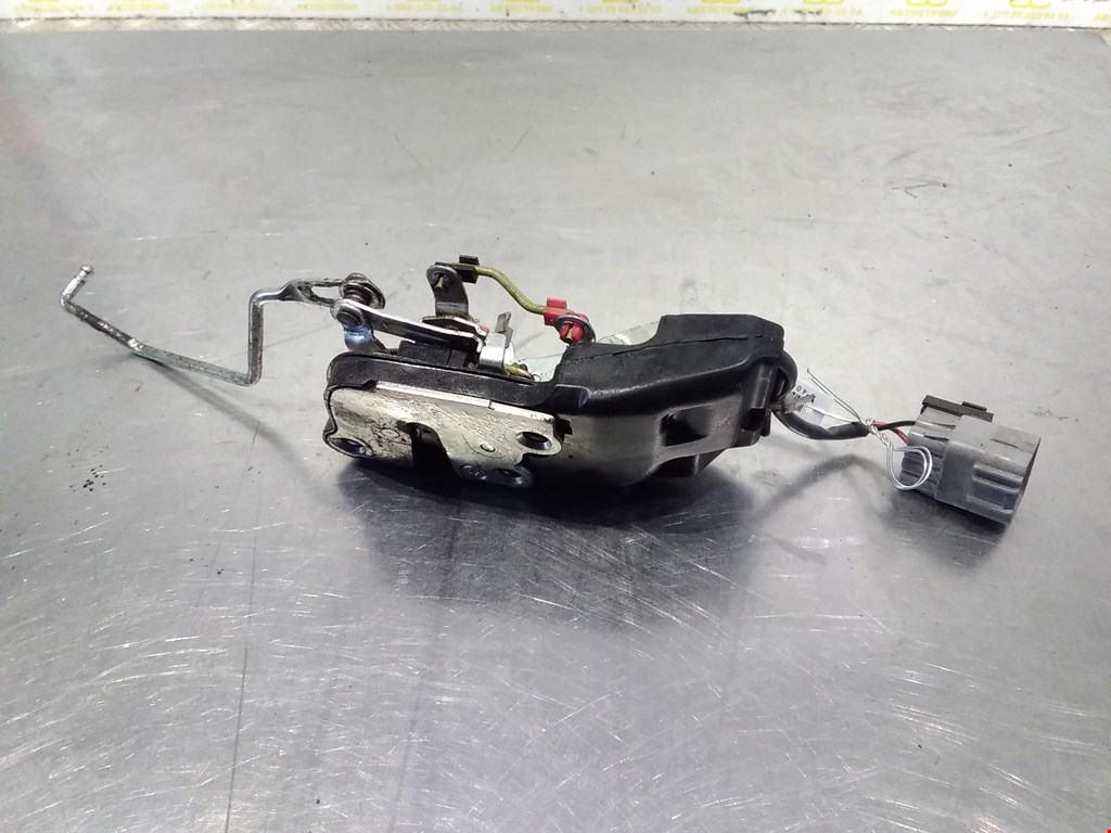 Замок двери передней правой TOYOTA HiAce V H200 2004-н.в.