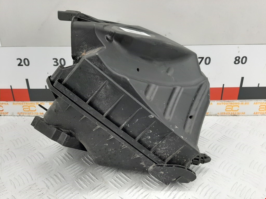 Корпус воздушного фильтра AUDI A4 B6 2001-2005