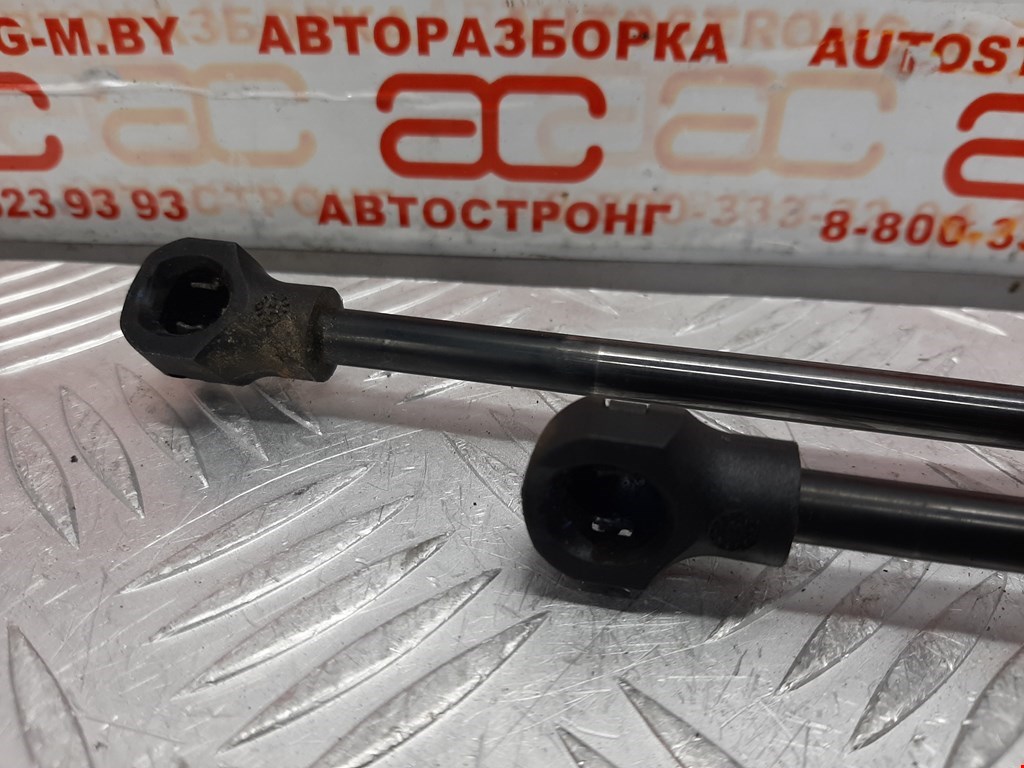 Амортизатор крышки (двери) багажника RENAULT Sandero 2014-2022