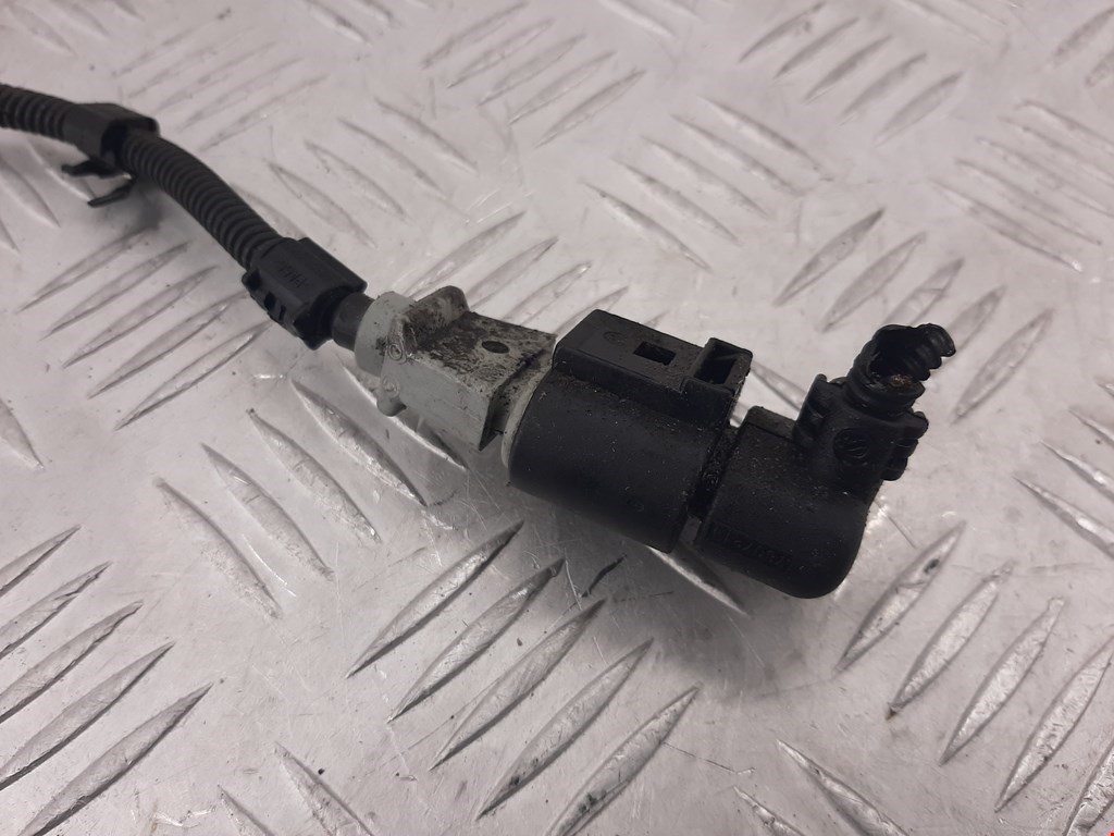 Датчик положения распредвала VOLKSWAGEN Golf V 2003-2009