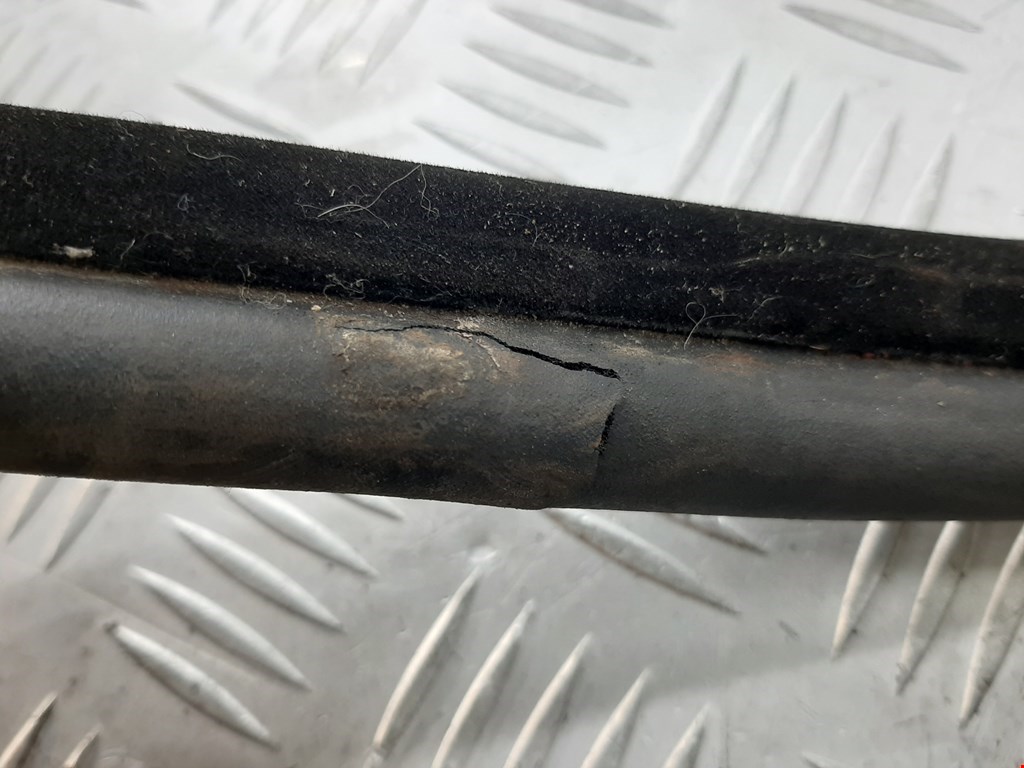 Уплотнитель двери LAND ROVER Range Rover 2002-2012