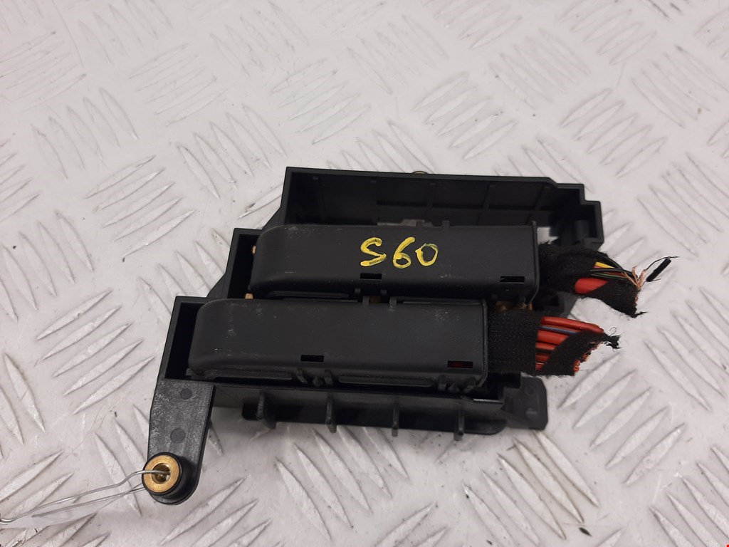 Датчик уровня в бачок омывателя AUDI A6 C6 2004-2010