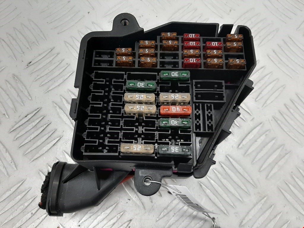 Датчик уровня в бачок омывателя AUDI A6 C6 2004-2010