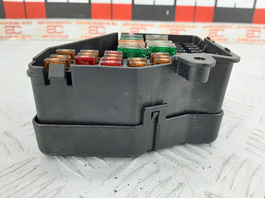 Датчик уровня в бачок омывателя AUDI A6 C6 2004-2010