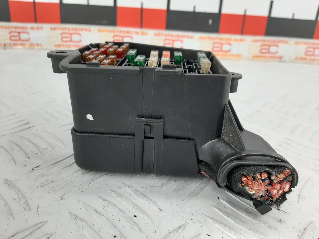 Датчик уровня в бачок омывателя AUDI A6 C6 2004-2010