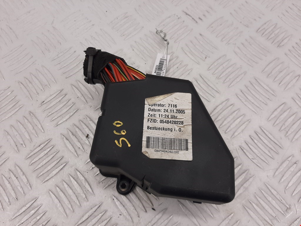 Датчик уровня в бачок омывателя AUDI A6 C6 2004-2010