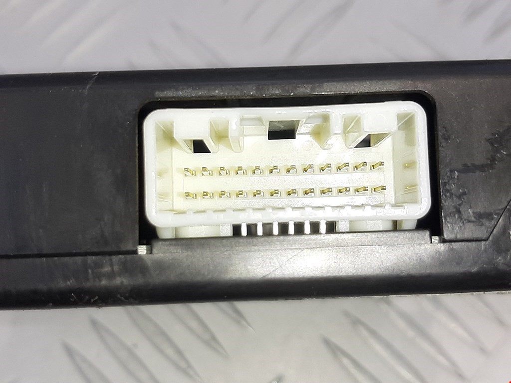 Блок комфорта INFINITI QX56/QX80 2004-2010