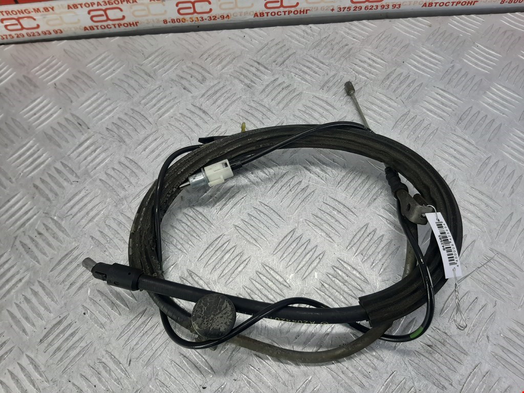 Тросик стояночного тормоза Mercedes C-Class (W204) (2006-2015)