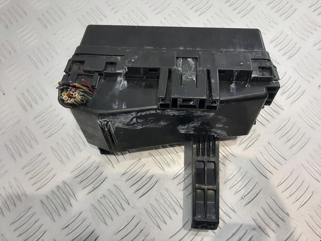 Блок реле Nissan Pathfinder (R51) (2004-2014)