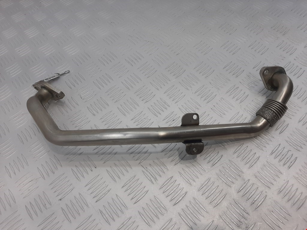 Трубка системы рециркуляции EGR Audi A4 B7 (2004-2009)