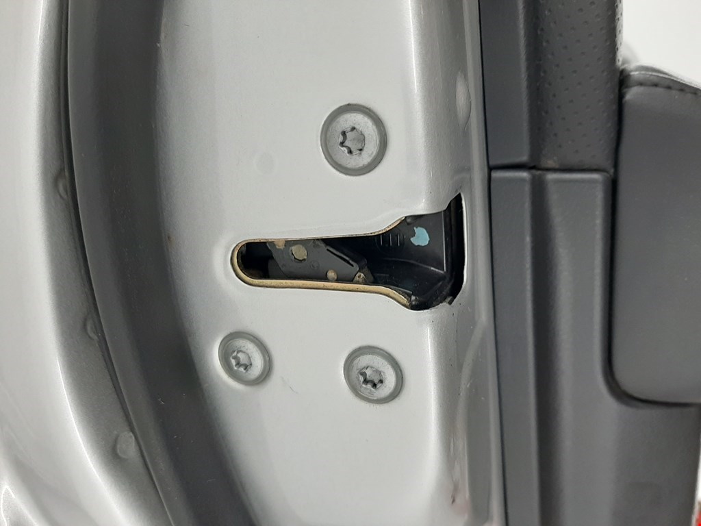 Дверь передняя левая INFINITI G G35 V35 2002-2007