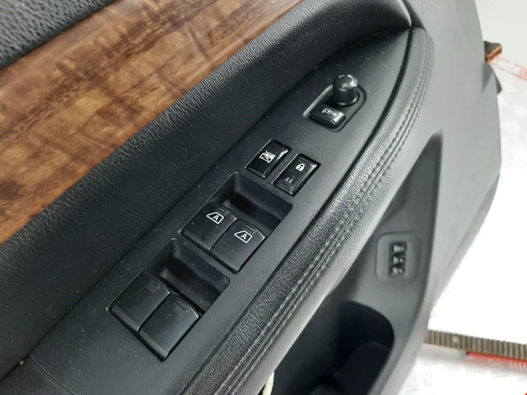 Дверь передняя левая NISSAN Armada 2003-2016