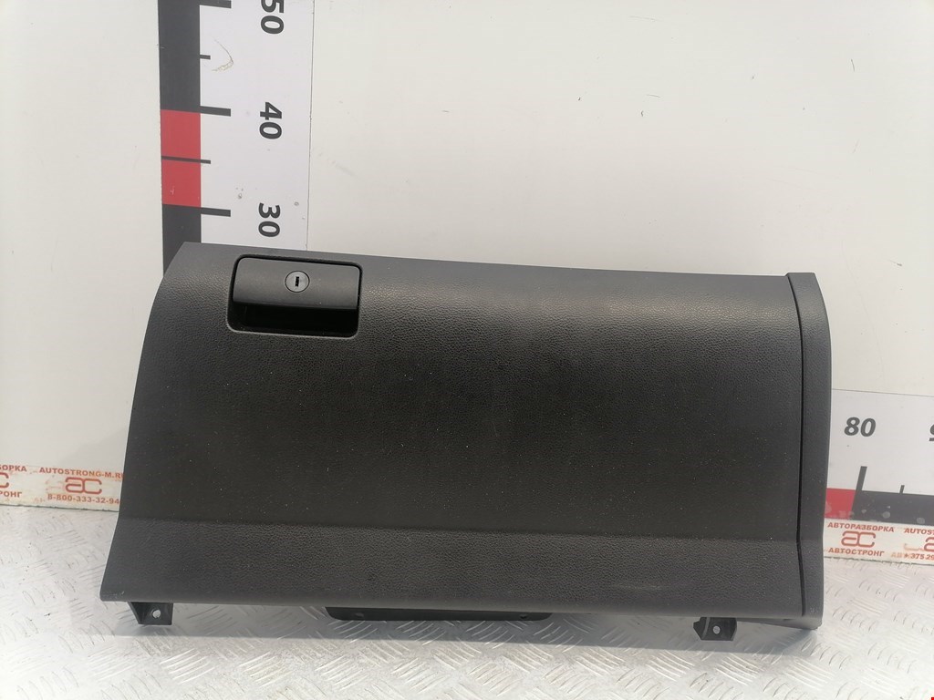 Бардачок NISSAN Armada 2003-2016