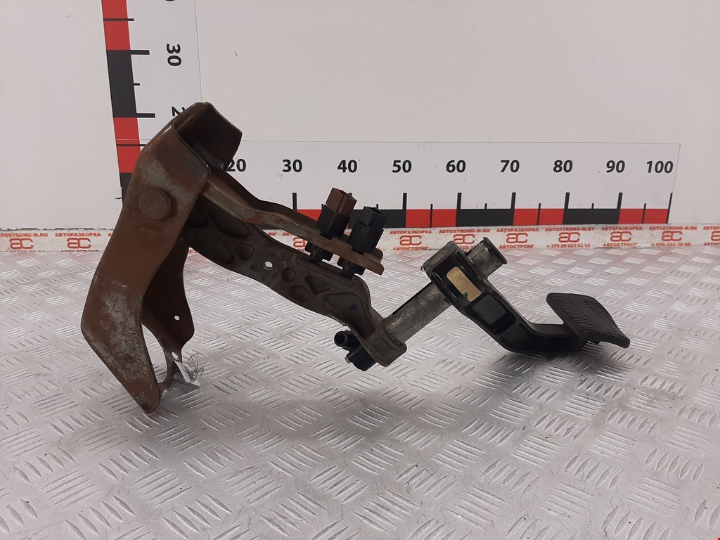 Педаль тормоза NISSAN Armada 2003-2016