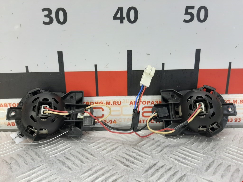 Плафон салонный (салона фонарь) NISSAN Armada 2003-2016