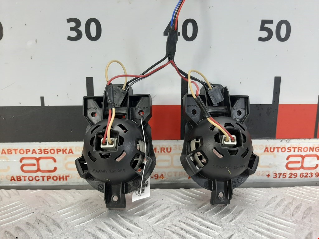 Плафон салонный (салона фонарь) NISSAN Armada 2003-2016