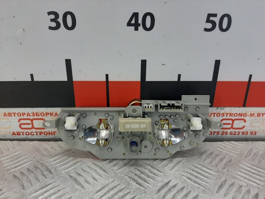 Плафон салонный (салона фонарь) NISSAN Armada 2003-2016