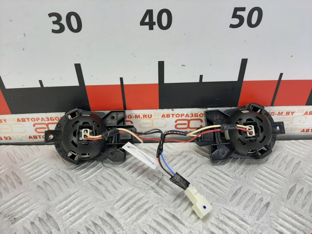 Плафон салонный (салона фонарь) NISSAN Armada 2003-2016