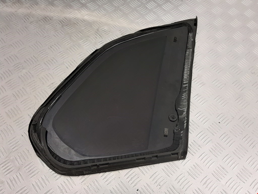 Стекло кузовное глухое левое BMW X5 E70 2007-2013