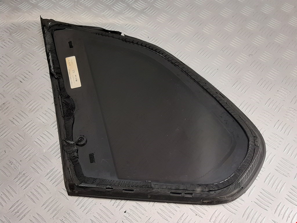 Стекло кузовное глухое правое BMW X5 E70 2007-2013