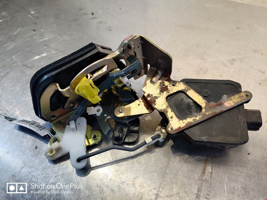 Замок двери задней левой KIA Sportage II 2004-2010