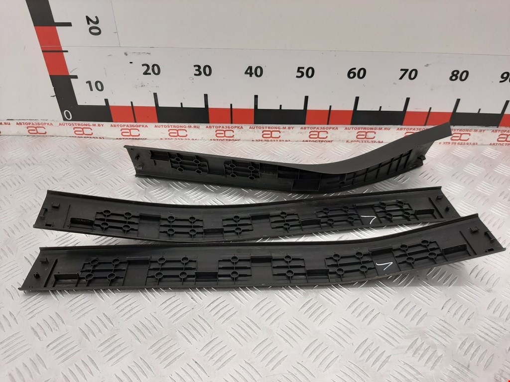 Накладка порога (внутренняя) NISSAN Armada 2003-2016