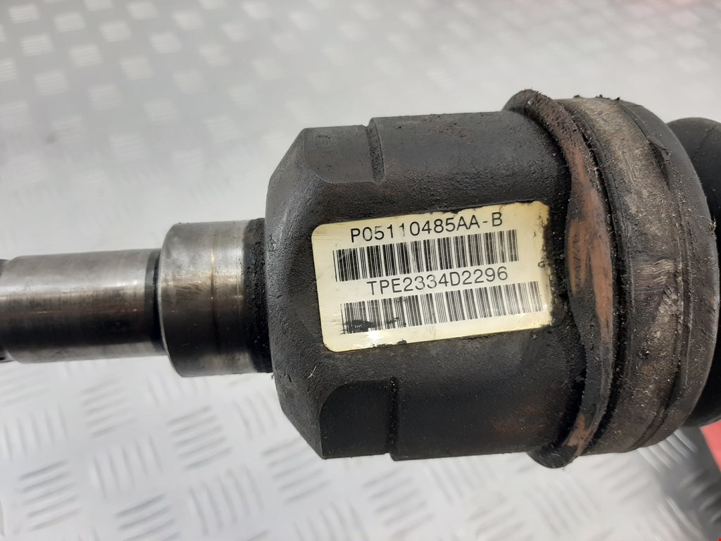 Полуось (привод, приводной вал) передняя правая CHRYSLER Pacifica 2003-2008