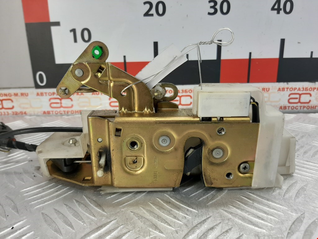 Замок двери задней левой FORD Mondeo I 1993-1996