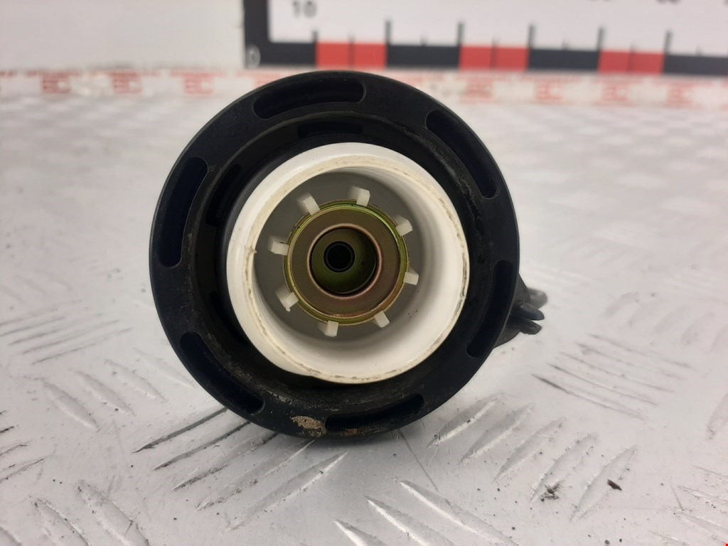 Крышка топливного бака KIA Carnival I 1999-2005