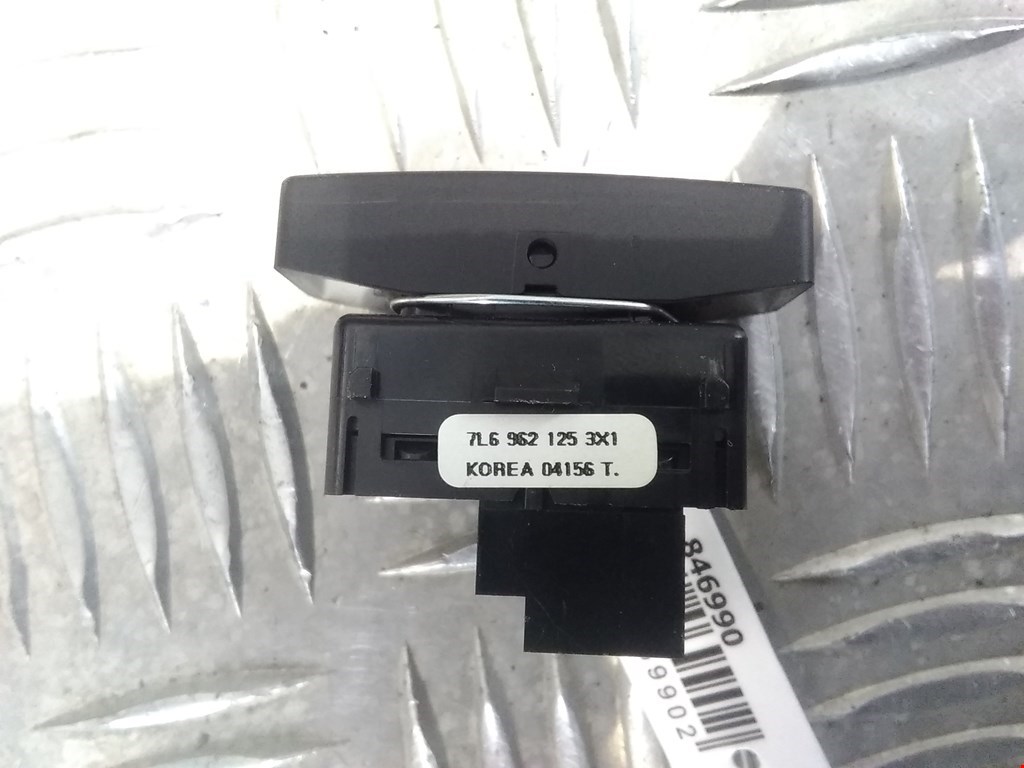 Кнопка центрального замка VOLKSWAGEN Touareg 2002-2010