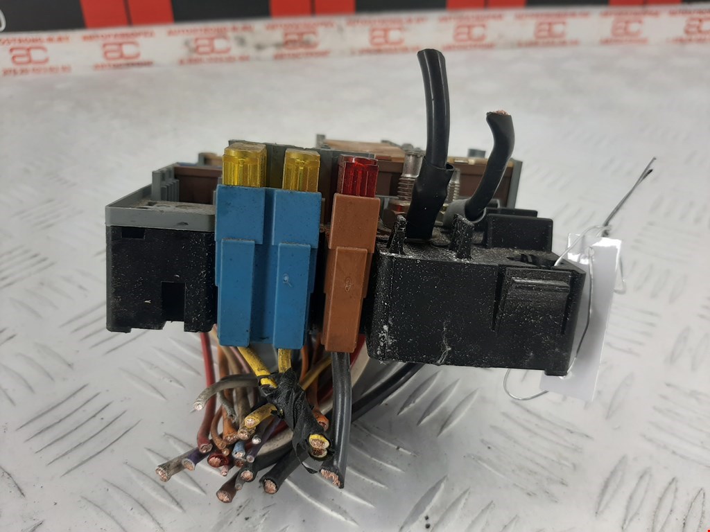 Датчик уровня в бачок омывателя CITROEN Berlingo 1996-2012