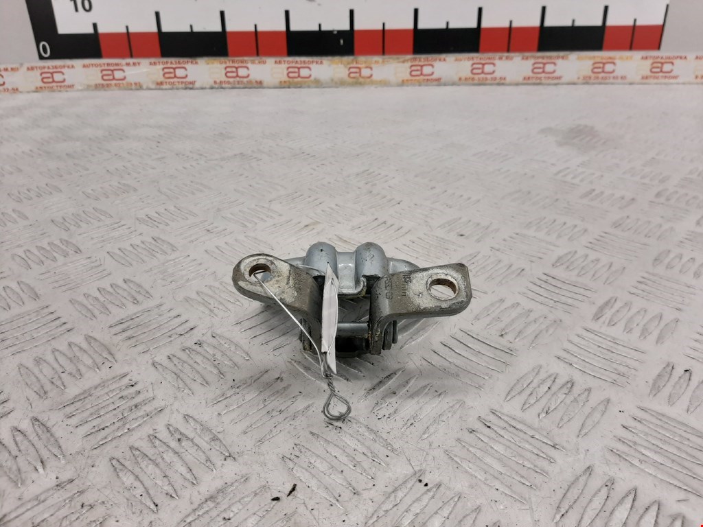 Петля двери задней левой Opel Astra J (2009-2018)