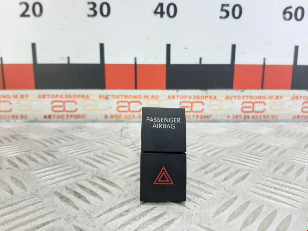 Кнопка аварийной сигнализации (аварийки) SEAT Toledo 2012-2019