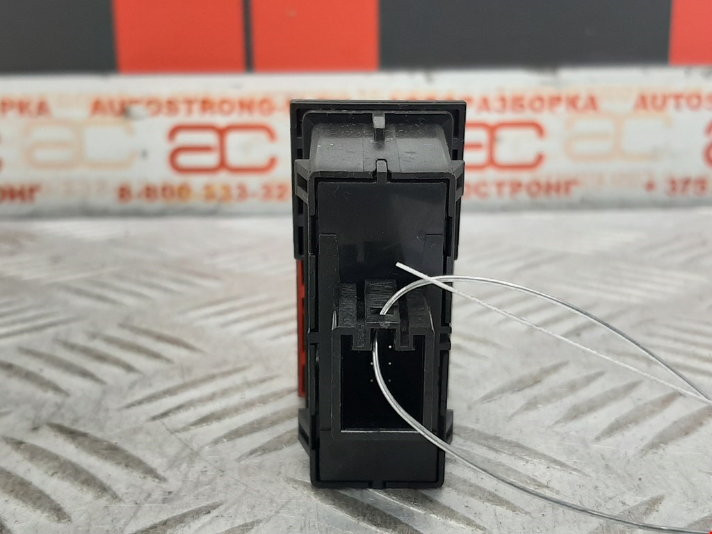 Кнопка аварийной сигнализации (аварийки) SEAT Toledo 2012-2019