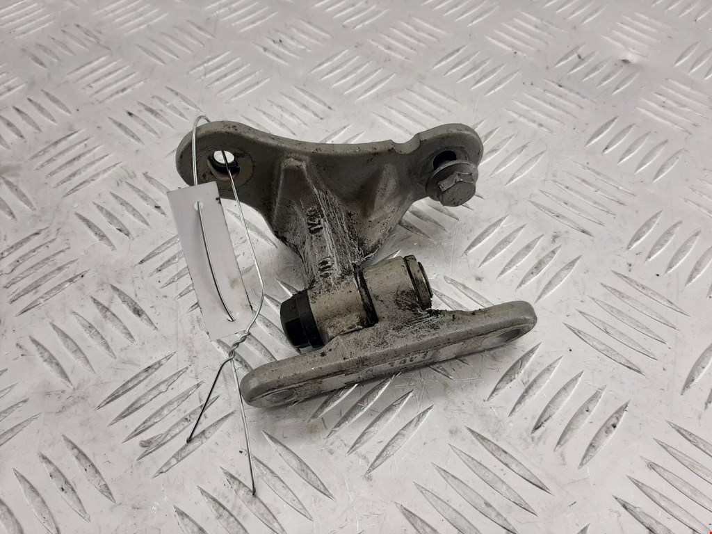 Петля двери передней левой Mercedes B-Class (W245) (2005-2011)