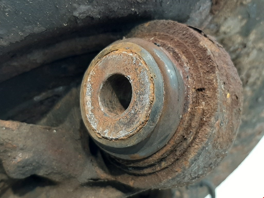 Ступица задняя правая LAND ROVER Range Rover 2002-2012