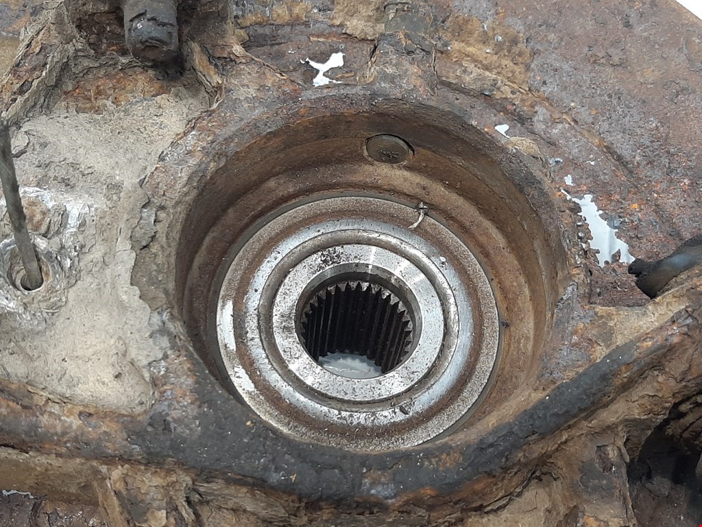 Ступица задняя левая LAND ROVER Range Rover 2002-2012