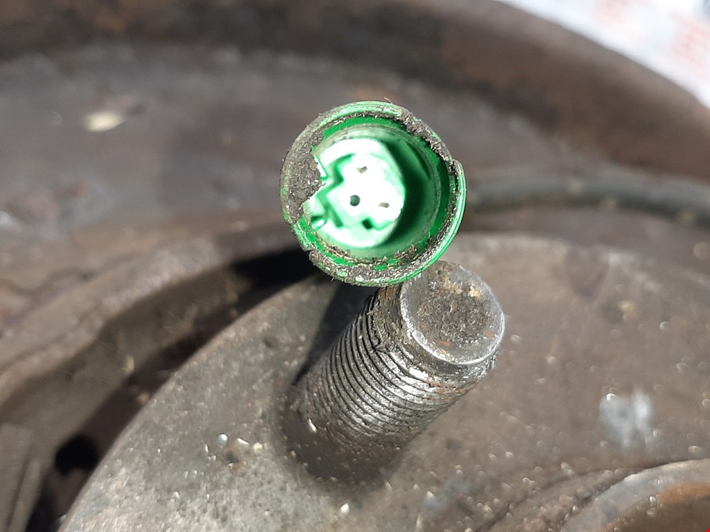 Ступица задняя правая LAND ROVER Range Rover 2002-2012