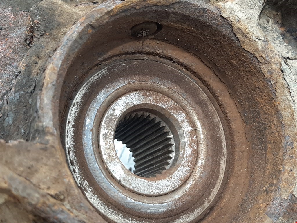 Ступица задняя правая LAND ROVER Range Rover 2002-2012