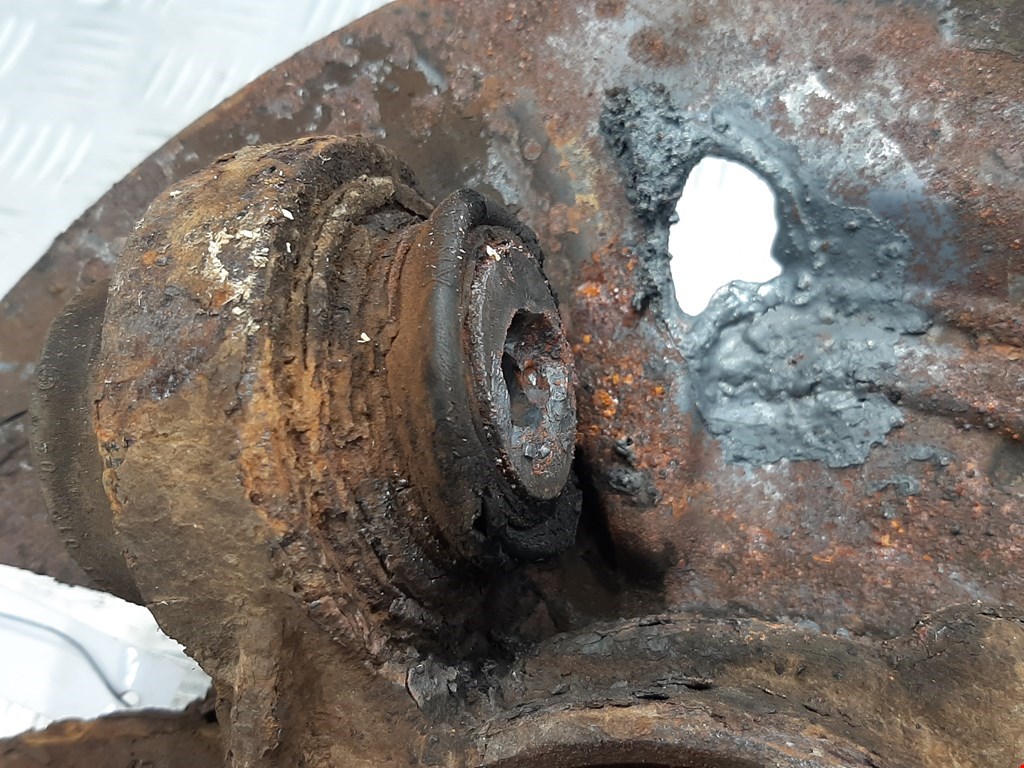 Ступица задняя правая LAND ROVER Range Rover 2002-2012