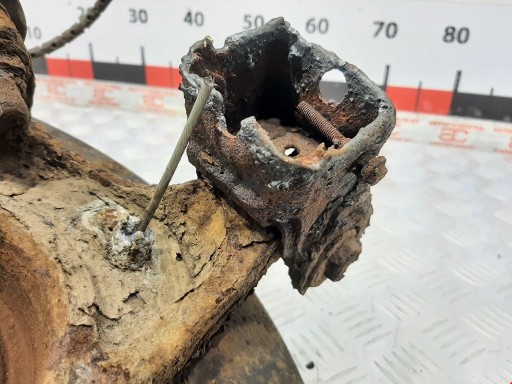 Ступица задняя правая LAND ROVER Range Rover 2002-2012