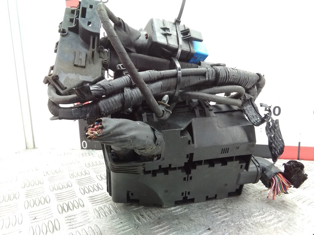 Блок реле KIA Carens 2006-2012